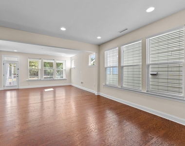 271 Begen Street - Photo Thumbnail 11