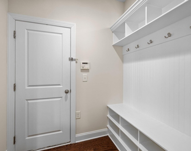 271 Begen Street - Photo Thumbnail 10