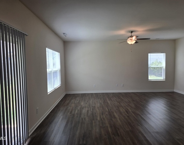 76 Saddle Oaks Lane - Photo Thumbnail 7