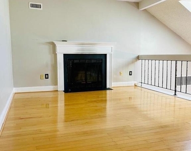 1908 Society Place - Photo Thumbnail 7
