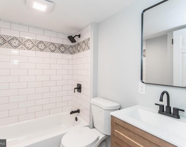 647 Spruce Street - Photo Thumbnail 20