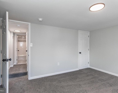 647 Spruce Street - Photo Thumbnail 16