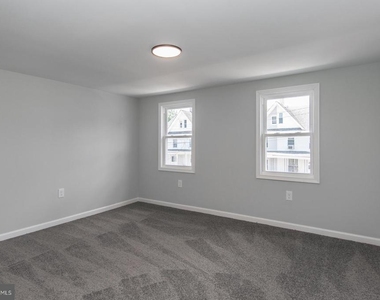 647 Spruce Street - Photo Thumbnail 15