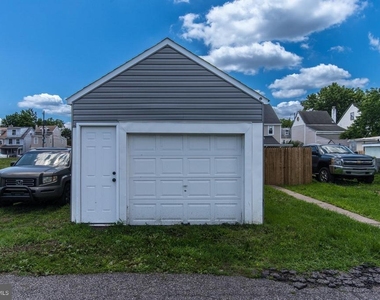 647 Spruce Street - Photo Thumbnail 35