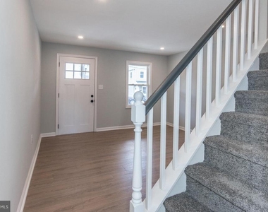 647 Spruce Street - Photo Thumbnail 5