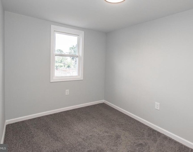 647 Spruce Street - Photo Thumbnail 23