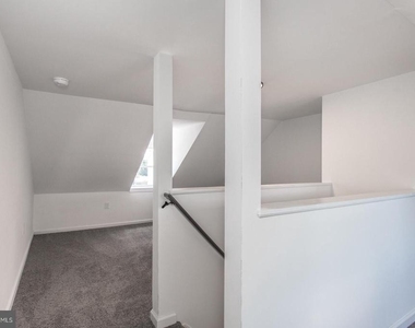 647 Spruce Street - Photo Thumbnail 27