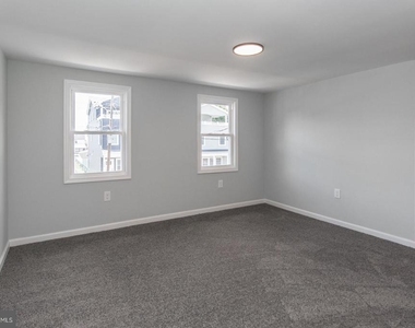 647 Spruce Street - Photo Thumbnail 17