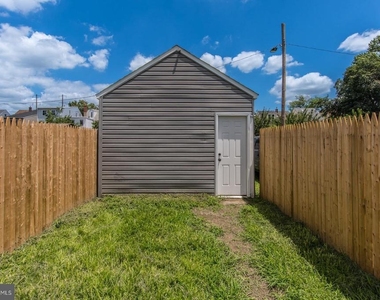 647 Spruce Street - Photo Thumbnail 34