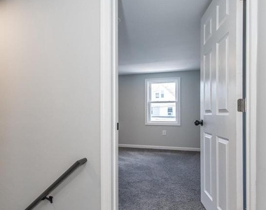 647 Spruce Street - Photo Thumbnail 14