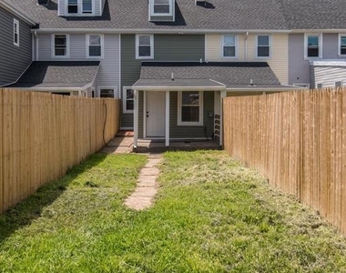 647 Spruce Street - Photo Thumbnail 32