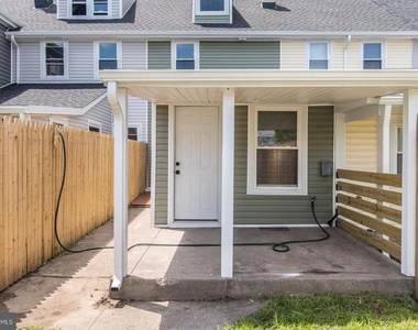 647 Spruce Street - Photo Thumbnail 30