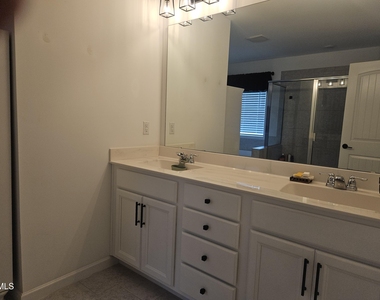 210 Montasel Court - Photo Thumbnail 9