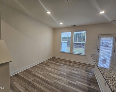 48 Bloodroot Street - Photo Thumbnail 5