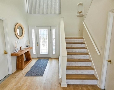 1386 Paul Boulevard - Photo Thumbnail 2