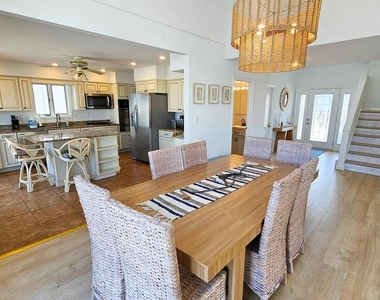 1386 Paul Boulevard - Photo Thumbnail 11