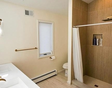 1386 Paul Boulevard - Photo Thumbnail 27