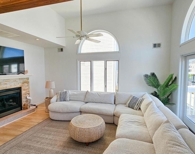 1386 Paul Boulevard - Photo Thumbnail 5