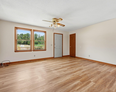763 Tingen Road - Photo Thumbnail 17