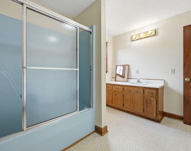 763 Tingen Road - Photo Thumbnail 12