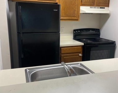 414 Ravens Crest Drive - Photo Thumbnail 11