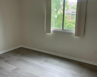 414 Ravens Crest Drive - Photo Thumbnail 16