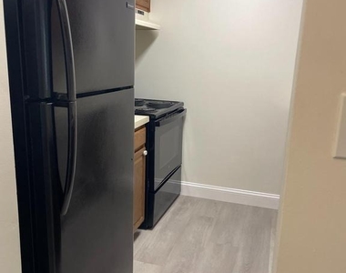 414 Ravens Crest Drive - Photo Thumbnail 12