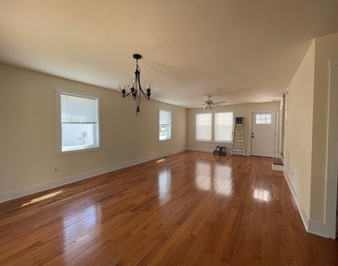 65 Lester Street - Photo Thumbnail 5