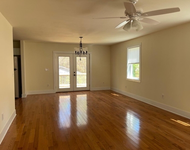 65 Lester Street - Photo Thumbnail 2