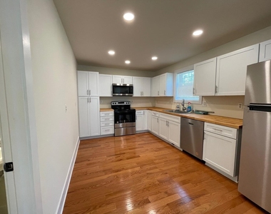 65 Lester Street - Photo Thumbnail 8