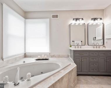 5 Robert Drive - Photo Thumbnail 26
