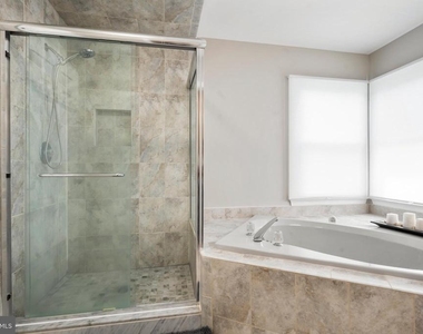 5 Robert Drive - Photo Thumbnail 24