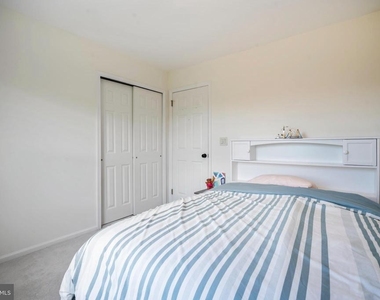 5 Robert Drive - Photo Thumbnail 18