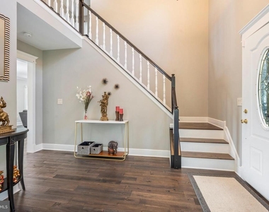 5 Robert Drive - Photo Thumbnail 15