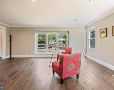5 Robert Drive - Photo Thumbnail 14