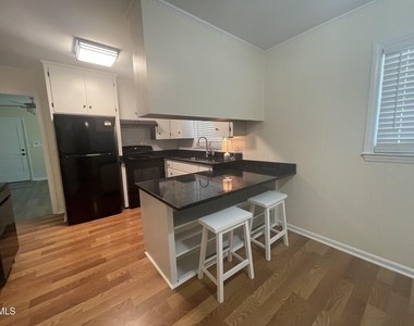 384 E Wimberly Street - Photo Thumbnail 7