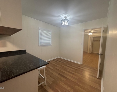 384 E Wimberly Street - Photo Thumbnail 5