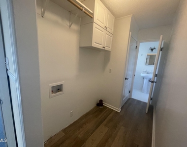384 E Wimberly Street - Photo Thumbnail 20