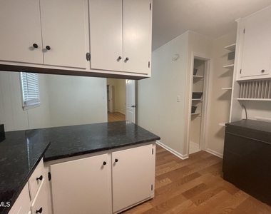 384 E Wimberly Street - Photo Thumbnail 9
