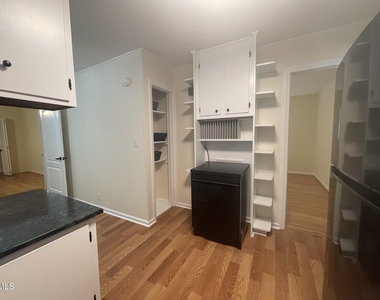 384 E Wimberly Street - Photo Thumbnail 10