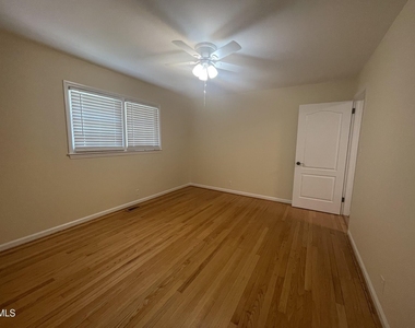 384 E Wimberly Street - Photo Thumbnail 15