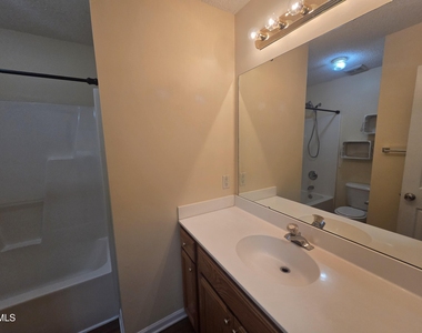 116 Cliffdale Road - Photo Thumbnail 2