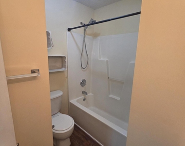 116 Cliffdale Road - Photo Thumbnail 4