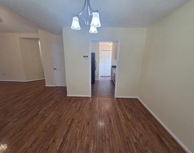 116 Cliffdale Road - Photo Thumbnail 11
