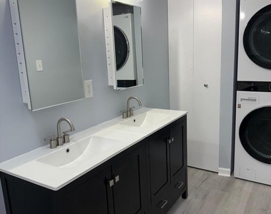 313 Gregorys Way - Photo Thumbnail 13