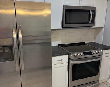 313 Gregorys Way - Photo Thumbnail 9