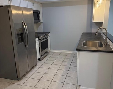 313 Gregorys Way - Photo Thumbnail 5