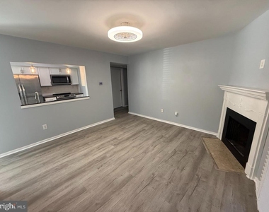 313 Gregorys Way - Photo Thumbnail 10