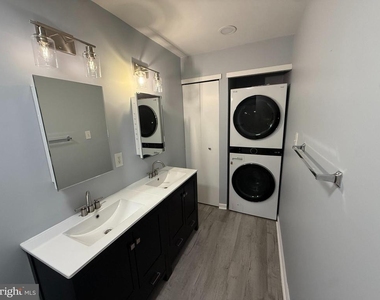 313 Gregorys Way - Photo Thumbnail 12