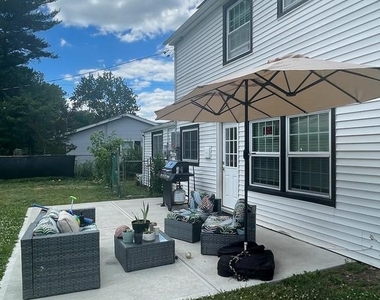 82 Bayberry Lane - Photo Thumbnail 5